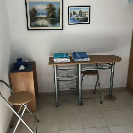 Дом отдыха Ideal 3-floor Maisonette Next To The Sea
