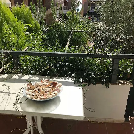Semesterbostad Ideal 3-floor Maisonette Next To The Sea Gerakini