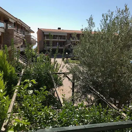 Ideal 3-floor Maisonette Next To The Sea *