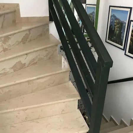 Semesterbostad Ideal 3-floor Maisonette Next To The Sea