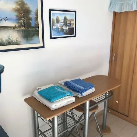 Ideal 3-floor Maisonette Next To The Sea Semesterbostad *