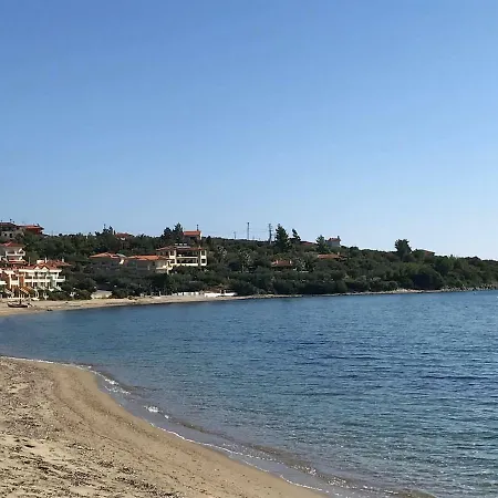 Ideal 3-floor Maisonette Next To The Sea Semesterbostad